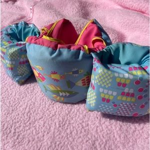 **5 for $20** Puddle jumper